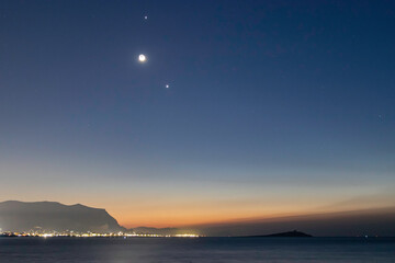 高效搭建精美网页，精选网页设计模板HTML代码解析